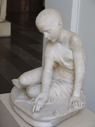 BERLÍN08 (051) Nen jugant a daus S. II  d. C.